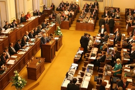 Ženám připadá v Poslanecké sněmovně pouhá pětina křesel (ilustrační foto).