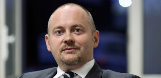 Michal Hašek zůstává i jedenáct měsíců po svém skandálním lhaní v politice.