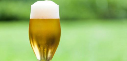 Úměrné pití znamená dvě sklenice piva denně u mužů a jedna u žen.