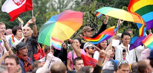 Duhové barvy se v Rusku nenosí. Společnost má stále silné předsudky vůči homosexuálům (ilustrační foto).