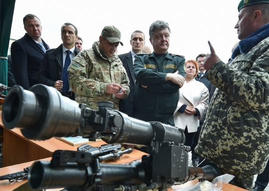 Prezident Porošenko u pohraničních jednotek.