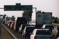 Intenzita provozu na českých silnicích roste, kolony se stávají pravidlem (ilustrační foto).