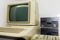 Model Apple IIe.