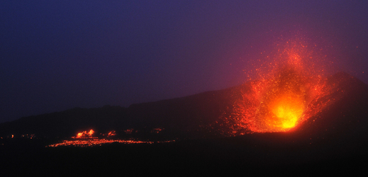 Výbuch islandské sopky 14. dubna 2010.
