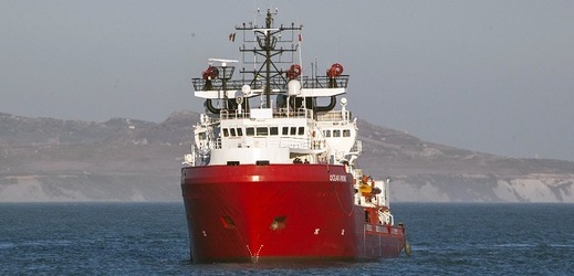 Humanitární loď Ocean Viking.