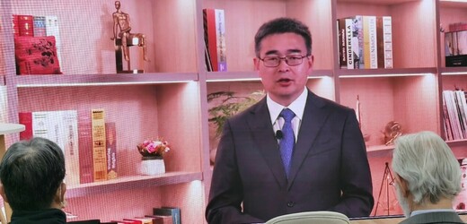 Dr. Fang Liang-čou, viceprezident a CMO Huawei Digital Power.
